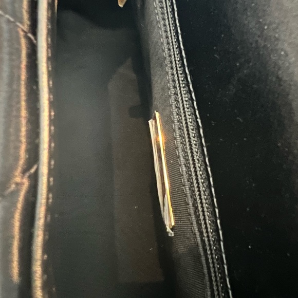 SOLD ON VESTIARE!!! Chanel 19 BRAND NEW - Picture 4 of 8